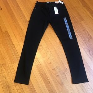 OLD NAVY SKINNY BLACK JEANS WITH BUILT-IN-FLEX.